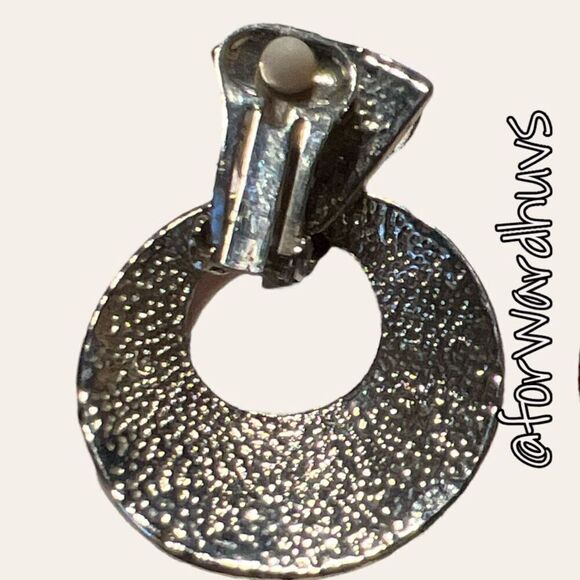 80s 90s Vintage Red Door Knocker Clip on Earrings - Picture 6 of 11